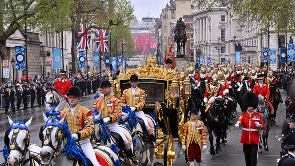 Spooked Military Horses Break Free, Run Through London Streets at Rush Hour