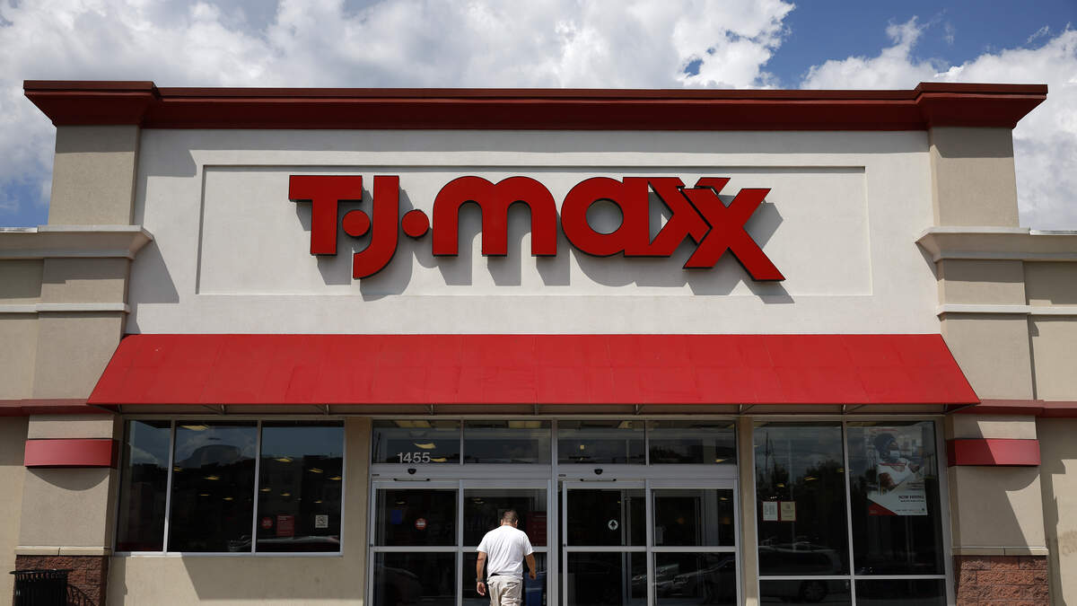 THINK BEFORE YOU INK! Woman calles out T J Maxx over her FACE TATTOO ...