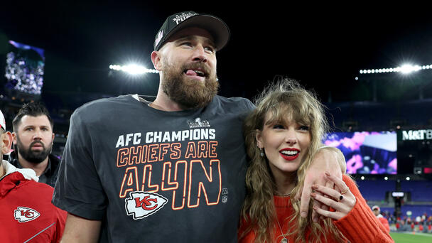 Taylor Swift and Travis Kelce Party in Vegas with The Mahomes