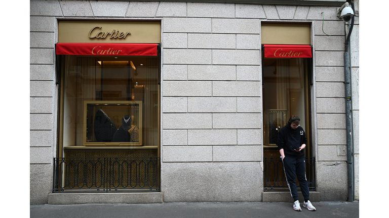 ITALY-MILAN-LUXURY-BUSINESS-FASHION