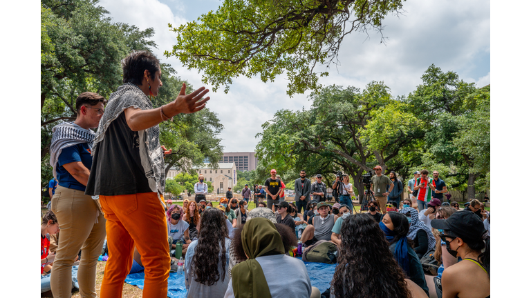 University Of Texas Students Gather For "Palestinian 101", A Group Learning Meetup