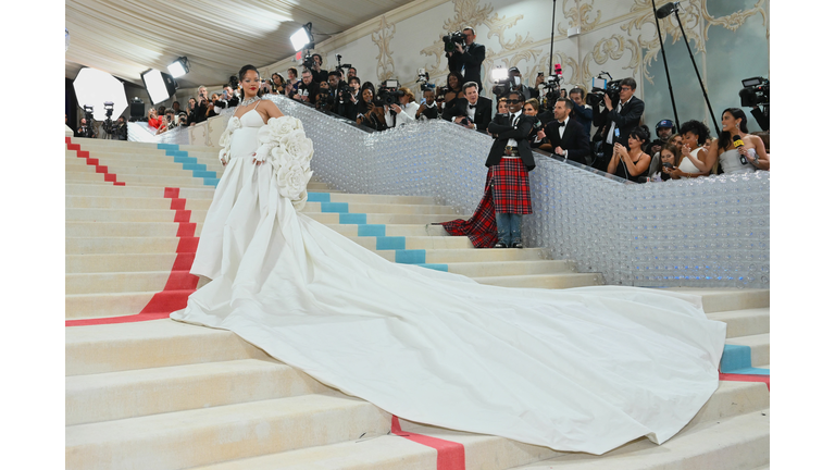 TOPSHOT-US-ENTERTAINMENT-FASHION-METGALA-CELEBRITY-MUSEUM