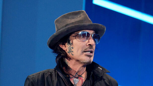 Judge Finds Problems with Tommy Lee Accuser's Suit