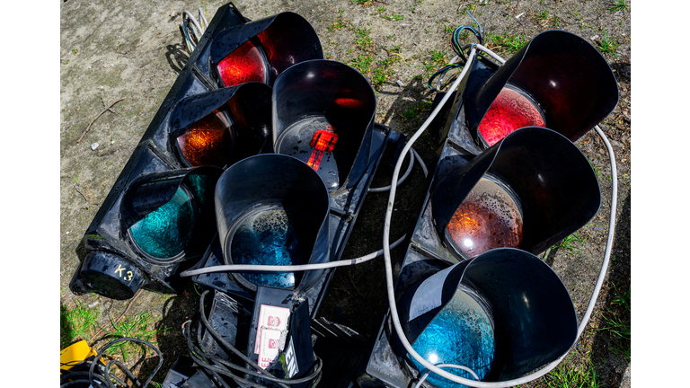 GERMANY-BERLIN-TRANSPORT-TRAFFIC-LIGHT