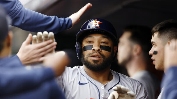 Astros Pull Out Win Over Yankees To Avoid The Sweep 