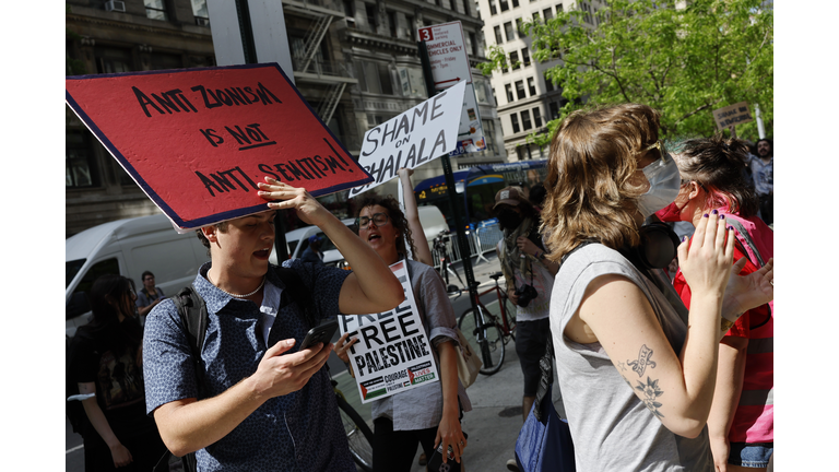 Faculty At NYC's New School Setup Pro-Palestinian Encampment