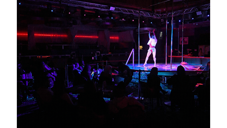 Las Vegas' "SEXXY" Production Launches Supper Club Shows At Gentlemen's Club Amid Pandemic