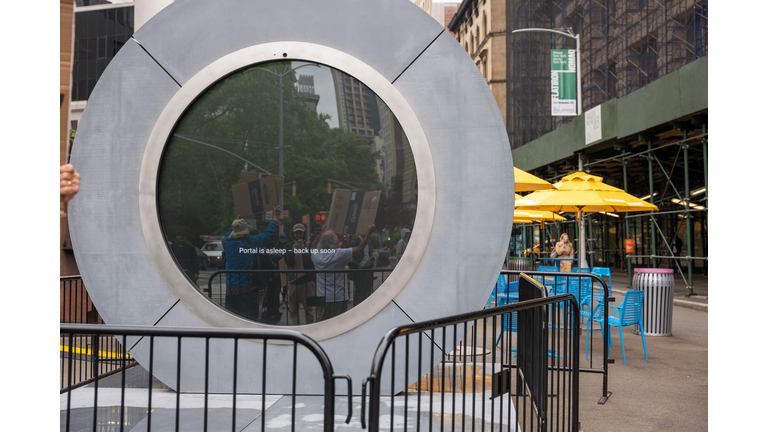 Video "Portal" Between New York And Dublin Shut Down After Lewd Behavior