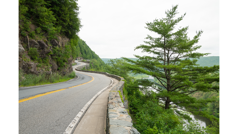 Port Jervis NY road along Delaware River