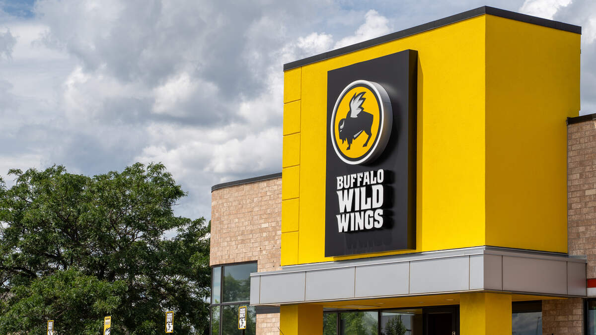 Buffalo Wild Wings Has All You Can Eat Wings and Fries Deal | 97.5 KMOD ...