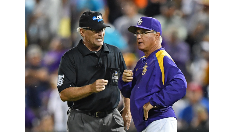 2017 Division I Men's College World Series - Florida v LSU - Game 2