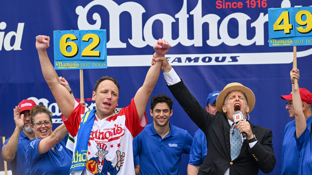 Netflix to Stream Hot Dog Eating Contest With Joey Chestnut v Kobayashi ...