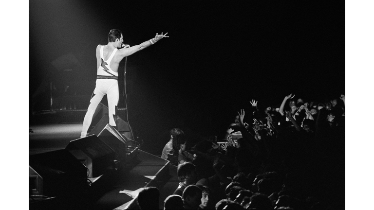 TOPSHOT-FRANCE-CONCERT-QUEEN-MERCURY