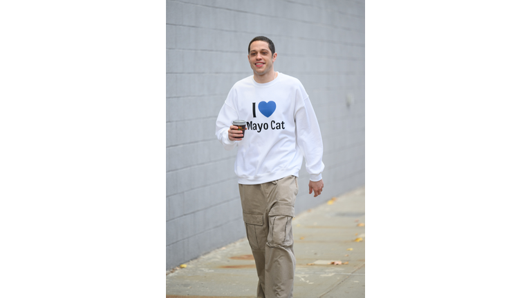 Hellmann's "I ❤ Mayo Cat" Shirt Photo Opp