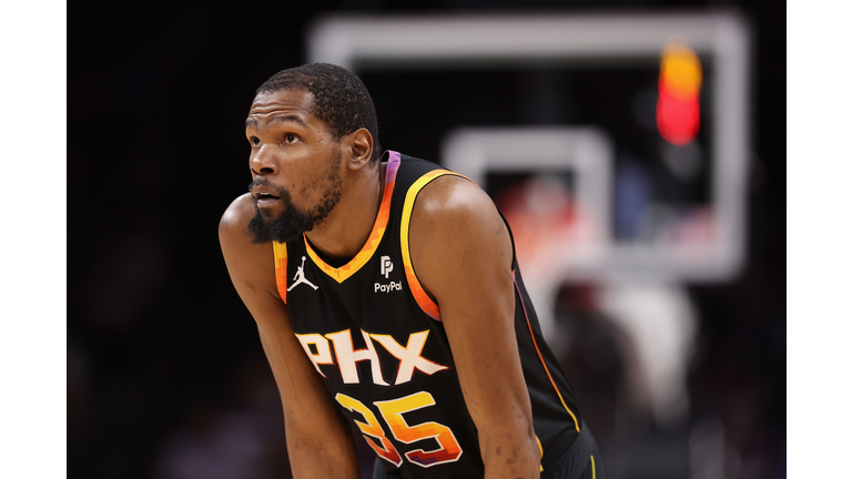 Minnesota Timberwolves v Phoenix Suns - Game Three