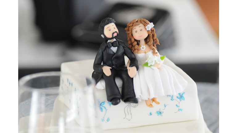 Cake topper with bride and groom figure