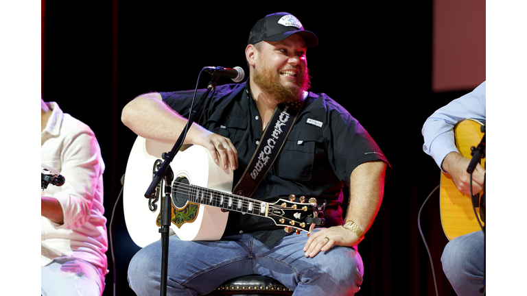 Country Music Hall of Fame® and Museum Songwriter Round with Luke Combs