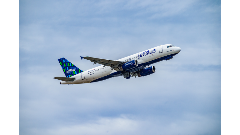 Photo of JetBlue in midair flight