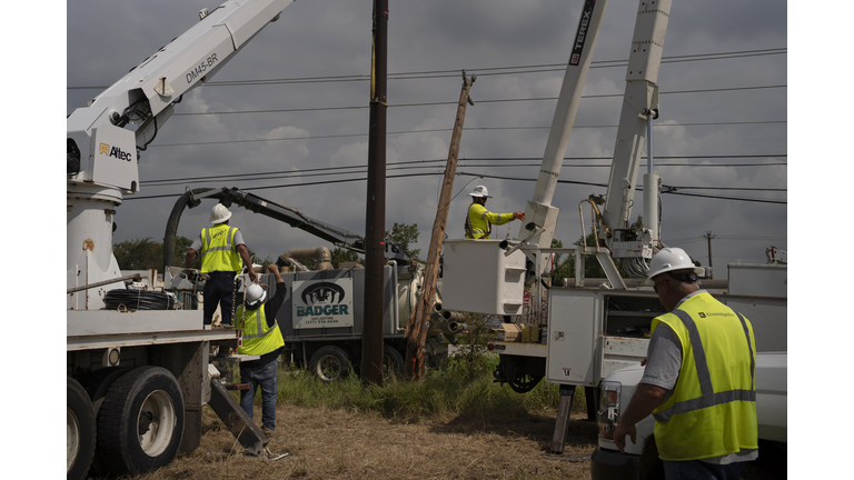 Widespread Outages Continue In Houston After Hurricane Beryl Knocked Out Power For Millions