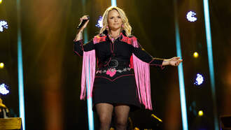 Listen: Miranda Lambert Teases Unreleased Song “No Man’s Land”