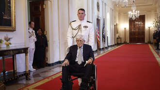 TV Talk Show Legend, Phil Donahue has died at the age of 88