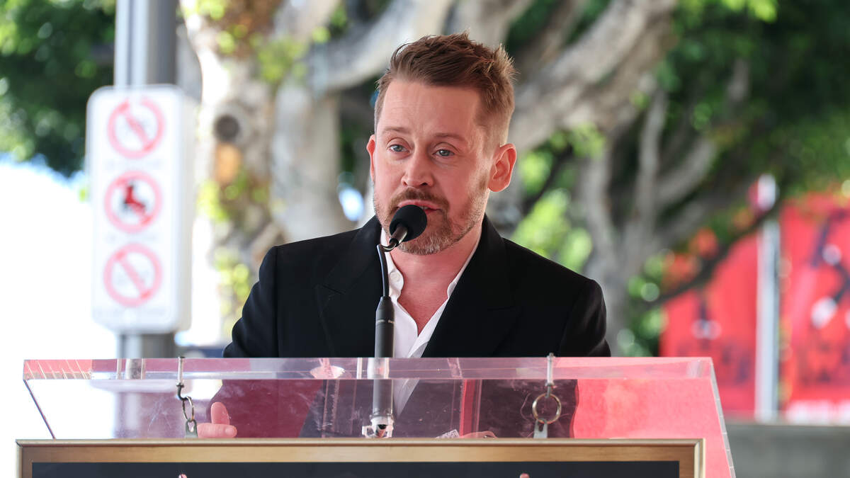 Macaulay Culkin from “Home Alone” celebrates his 44th birthday today | Newsradio WTAM 1100