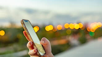 How to Add your Name on your iPhone Lock Screen