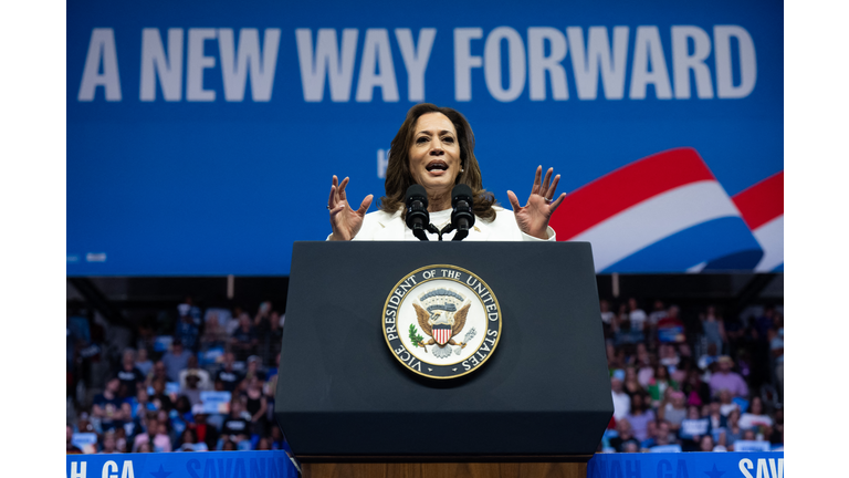 TOPSHOT-US-VOTE-POLITICS-HARRIS