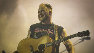 ZACH BRYAN DOES POP-UP SHOW AT SMALL BAR IN NYC