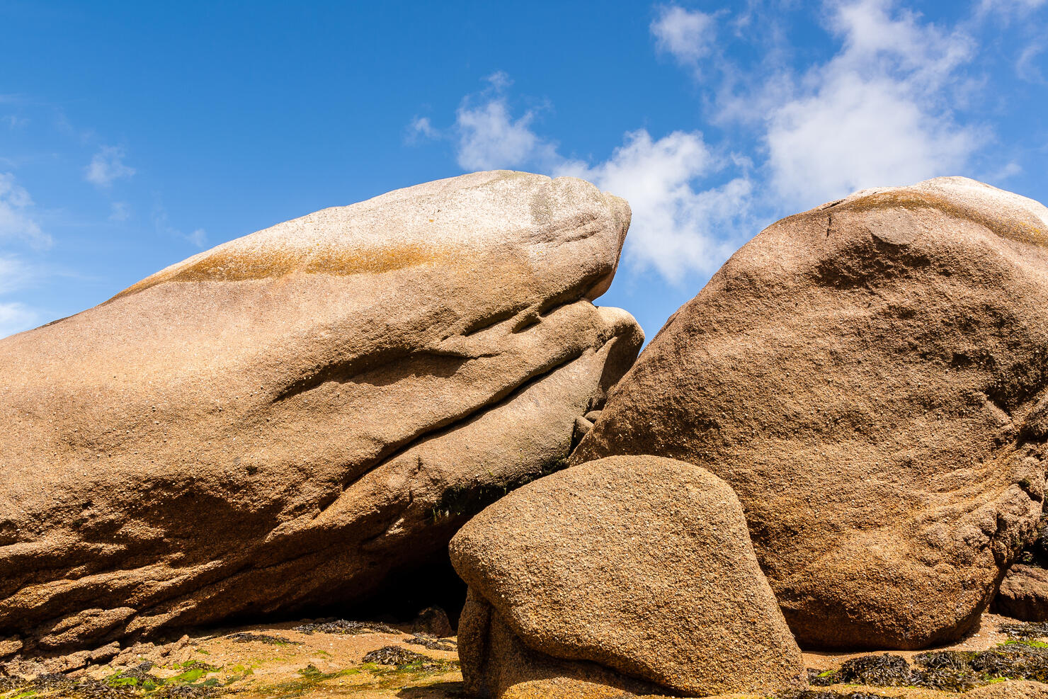 Granite boulders at Ploumanach beach