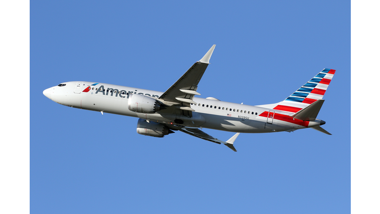 American Airlines Boeing 737-8MAX Taking Off from Miami, FL