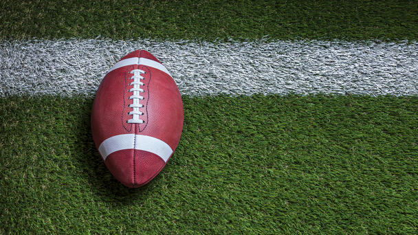 Star Receiver Calvin Russell Commits to Syracuse