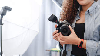 Photographer Reveals Foolproof Trick To Get Kids To Smile In Holiday Photos