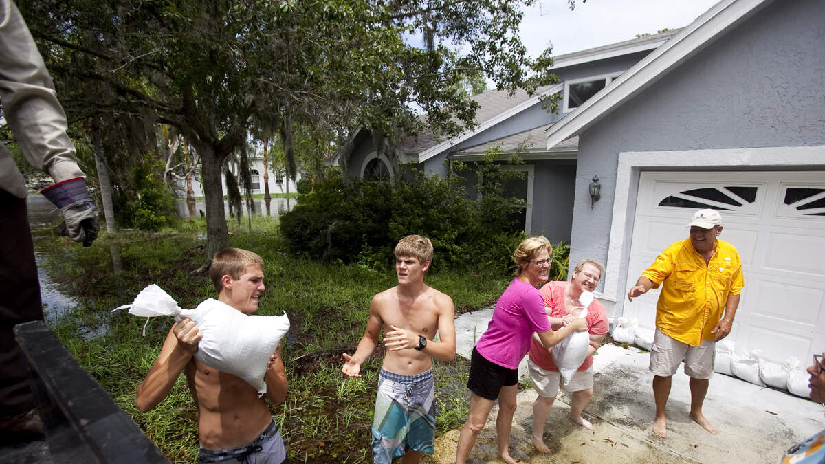 Potential Storm Means Tampa Bay Area Putting Out Sandbags Newsradio