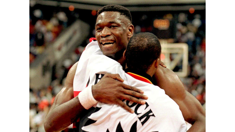 BKN-HAWKS-END MUTOMBO