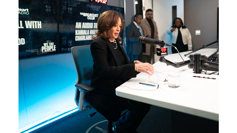 US-VOTE-POLITICS-HARRIS