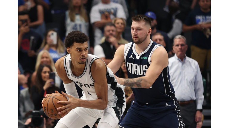 San Antonio Spurs v Dallas Mavericks