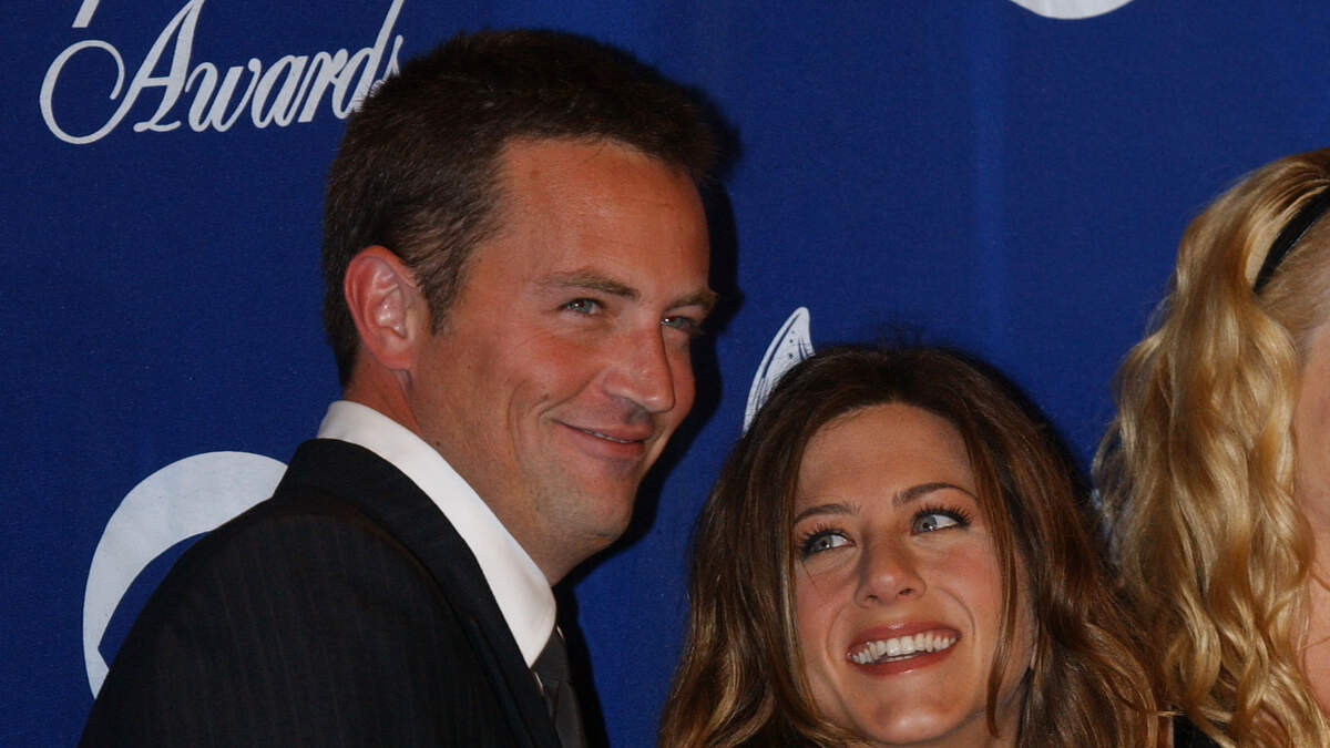 JENNIFER ANISTON: Remembers Matthew Perry on Anniversary of His Death ...