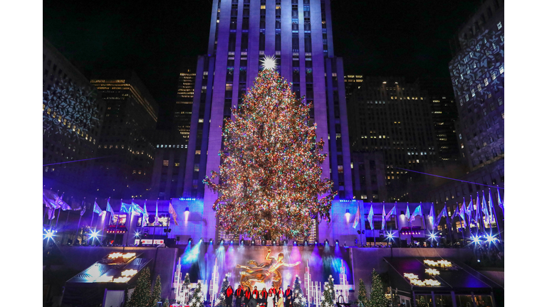 TOPSHOT-US-HOLIDAY-TREE-LIGHTS