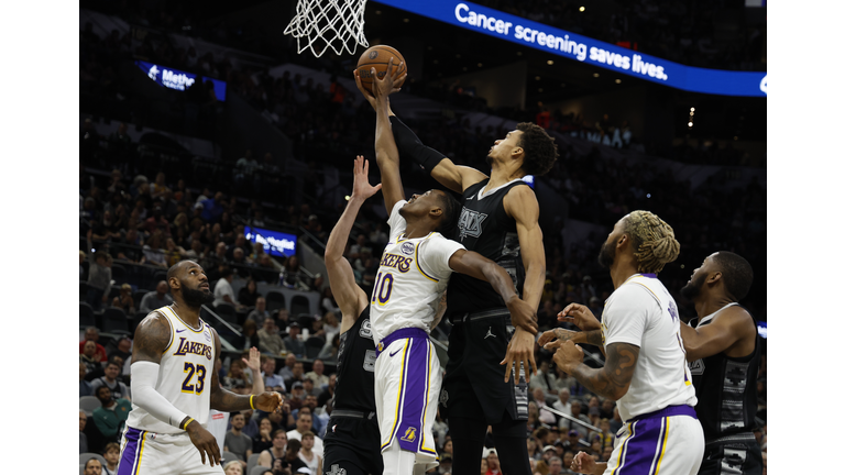 Los Angeles Lakers v San Antonio Spurs - Emirates NBA Cup