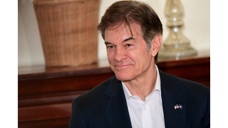 Pennsylvania Senate Candidate Dr. Oz Campaigns In Bucks County
