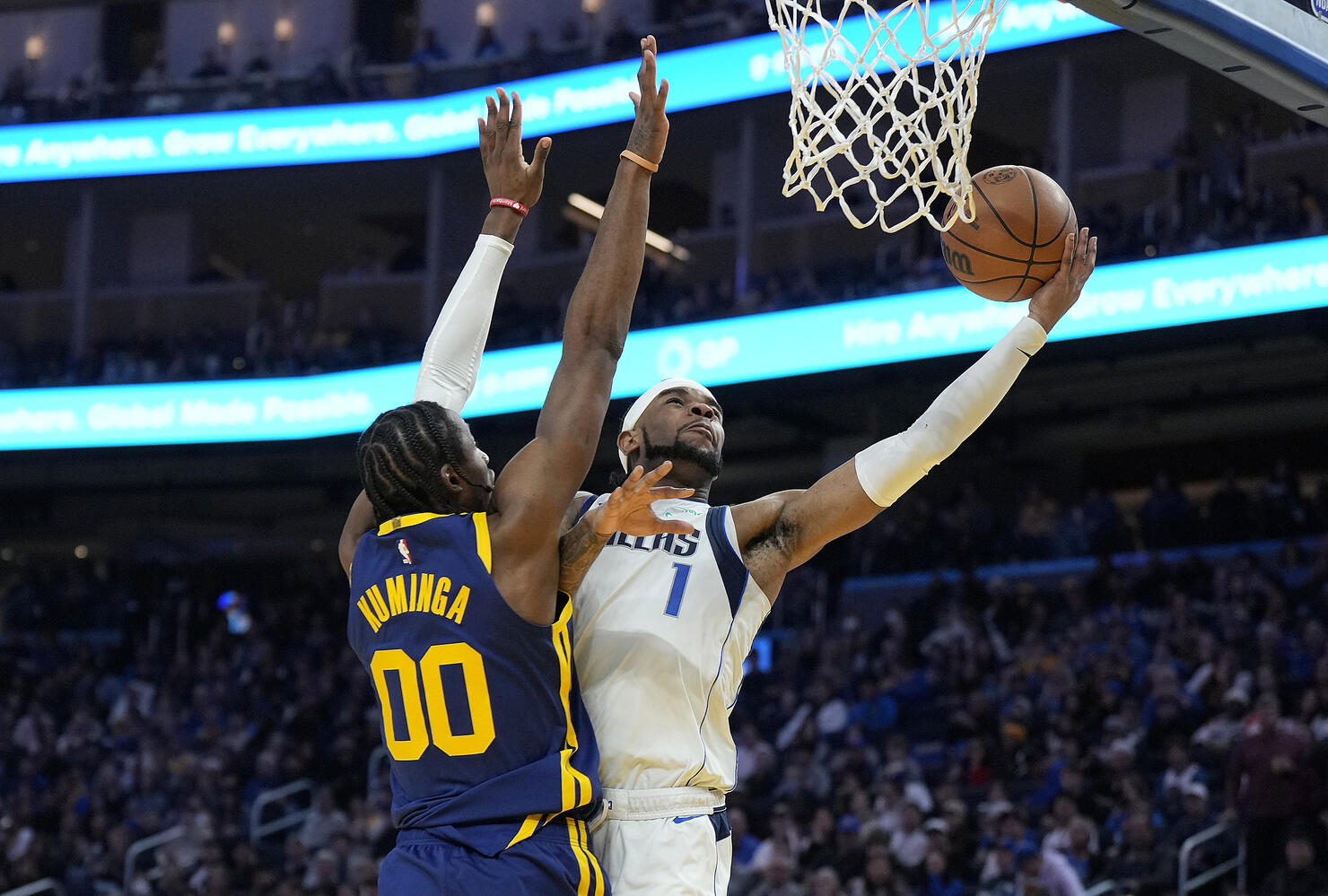 Dallas Mavericks v Golden State Warriors