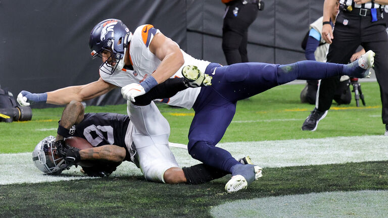 Denver Broncos v Las Vegas Raiders