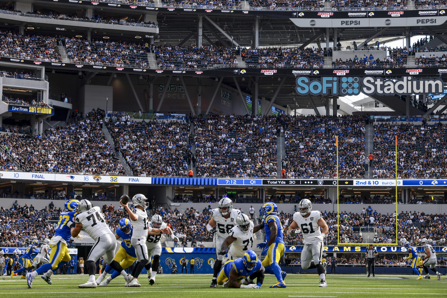 Las Vegas Raiders v Los Angeles Rams