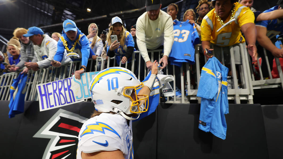 Chiefs vs. Chargers Week 14 Predictions, Odds and Stats iHeart Sports