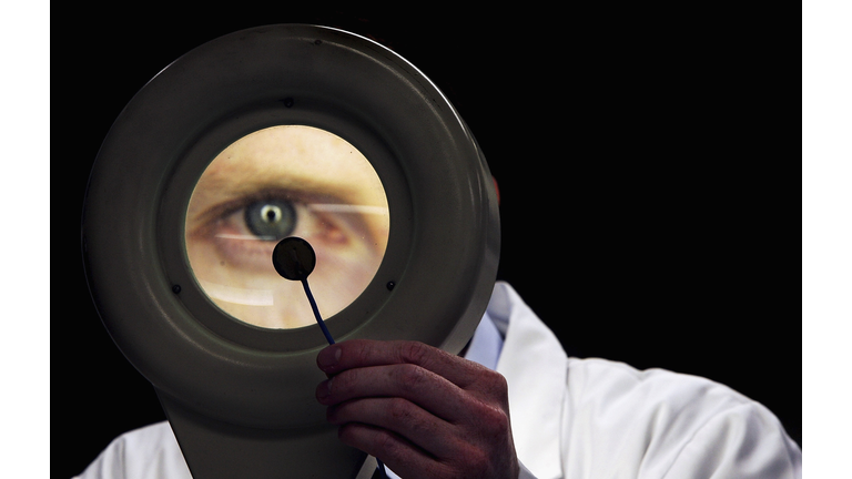 Strange Forensics / Supernatural Transplants / Open Lines