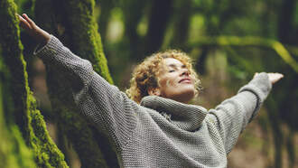 Lifestyle - 😴 Sleep, Snacks & Social Time: 5 Ways to Stay Healthy This Season