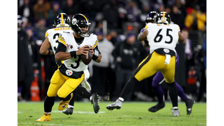 Pittsburgh Steelers v Baltimore Ravens