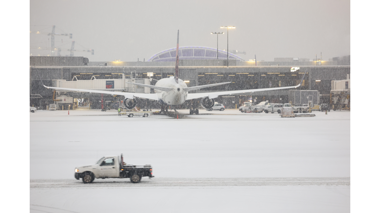 Large Winter Storm Continues To Bring Snow To Southern States