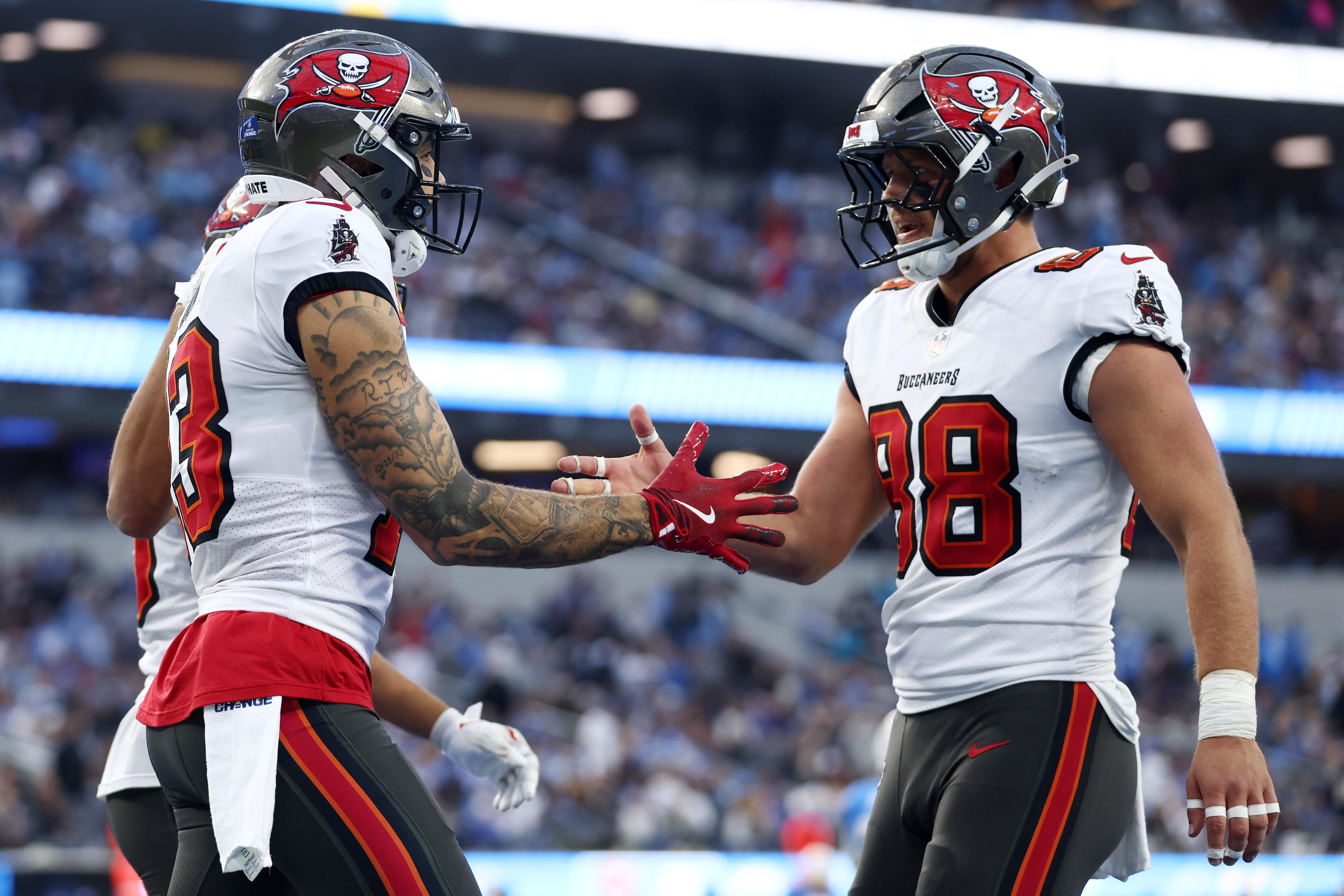 Cade Otton Wild Card Preview Vs The Commanders IHeart Sports